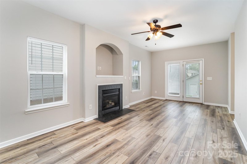 Property image 4 of 9232 Ducati Lane in Heritage Green, Cornelius, NC 28031