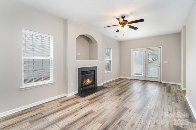 Property image 5 of 9232 Ducati Lane in Heritage Green, Cornelius, NC 28031