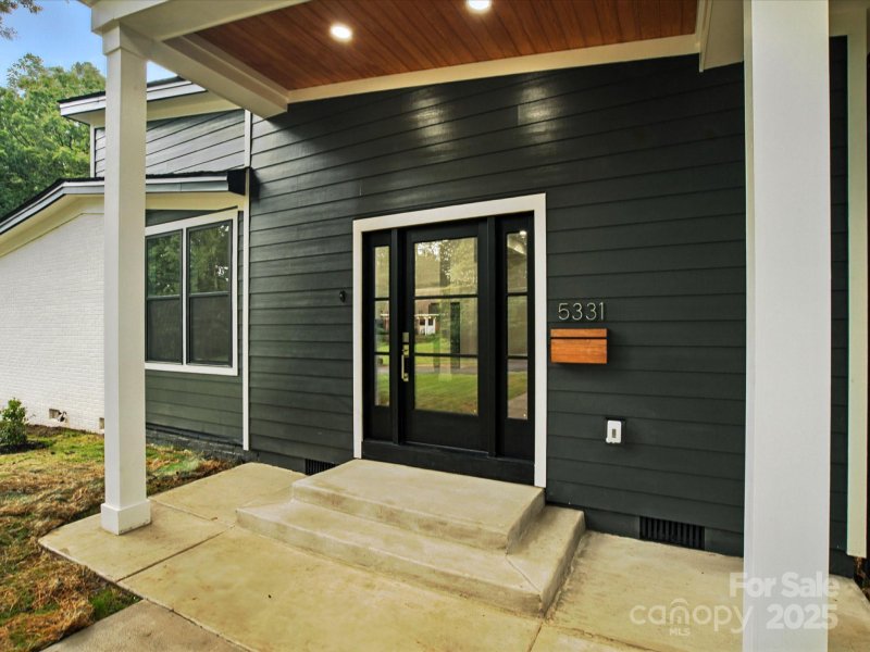Property image 3 at 5331 Coburg Avenue, Charlotte, NC 28215