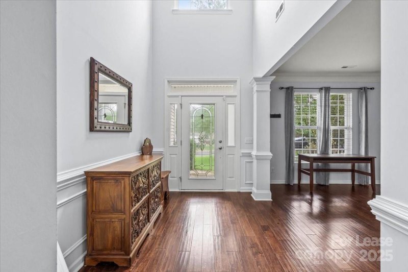 Property image 3 of 9920 Eden Hall Court in Southampton, Charlotte, NC 28277