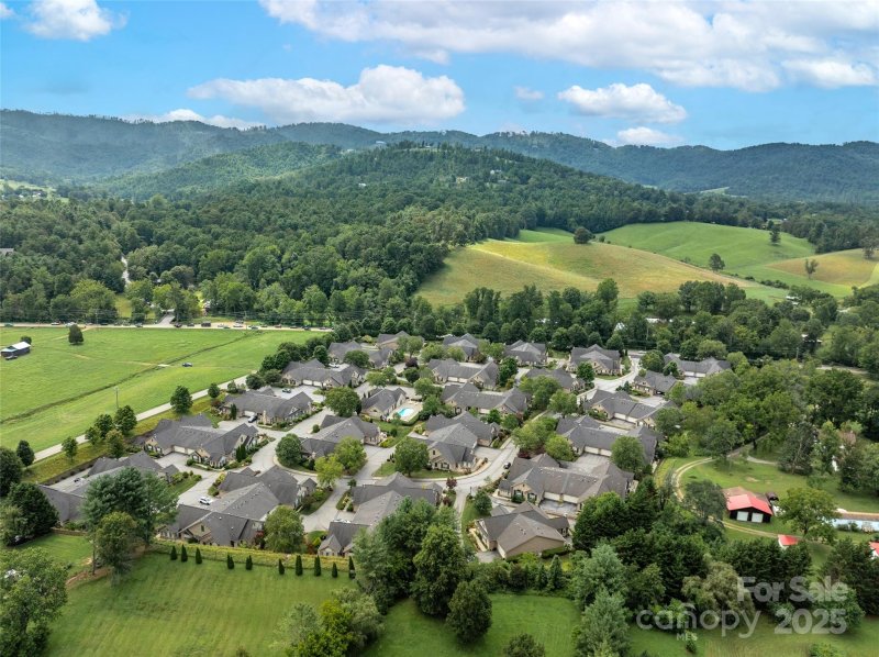 Property image 2 at 32 Mountain Meadow Circle, Weaverville, NC 28787