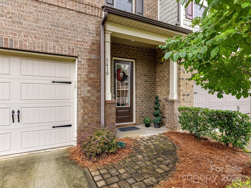 Property image 3 of 5410 Shannon Bell Lane in Central Park, Charlotte, NC 28277