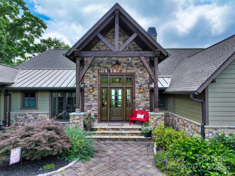 Property image 3 at 84 Meadow Top Lane, Hendersonville, NC 28792