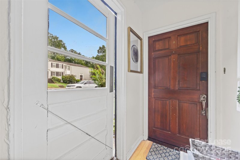 Property image 4 of 512 Wakefield Drive in Selwyn Village, Charlotte, NC 28209