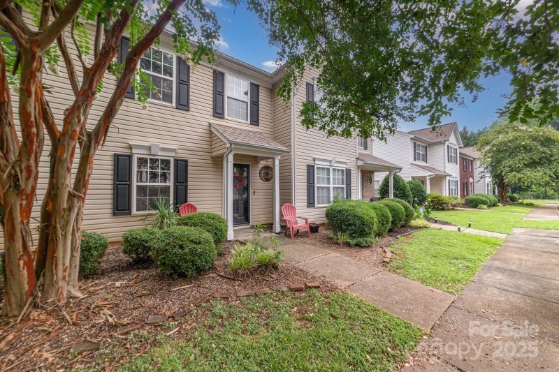 Property image 2 of 4146 Glenlea Commons Drive in Glenlea Park, Charlotte, NC 28216