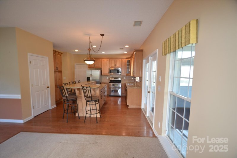 Property image 2 at 5705 Whitegate Lane, Charlotte, NC 28269