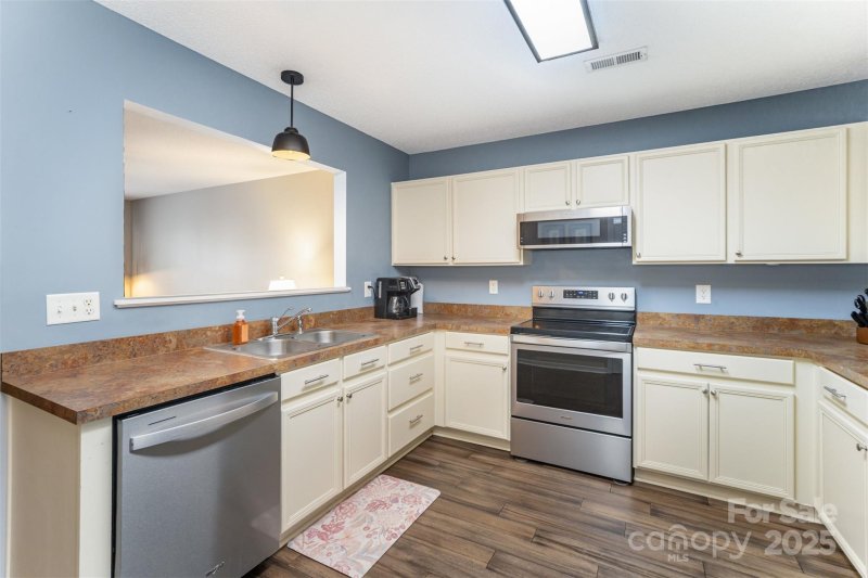 Property image 2 at 118 Steam Engine Drive, Mooresville, NC 28115