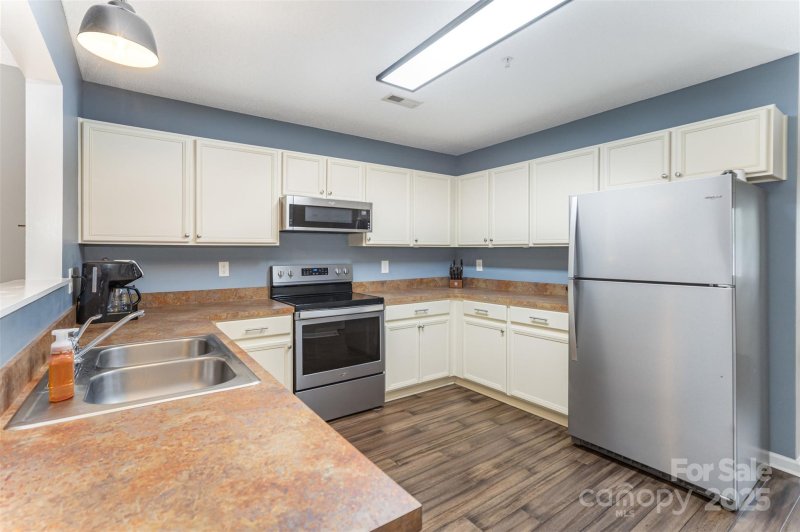 Property image 3 at 118 Steam Engine Drive, Mooresville, NC 28115