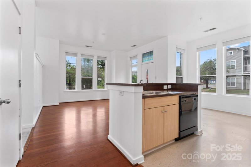 Property image 5 of 1204 N Caldwell Street in Optimist Park, Charlotte, NC 28206