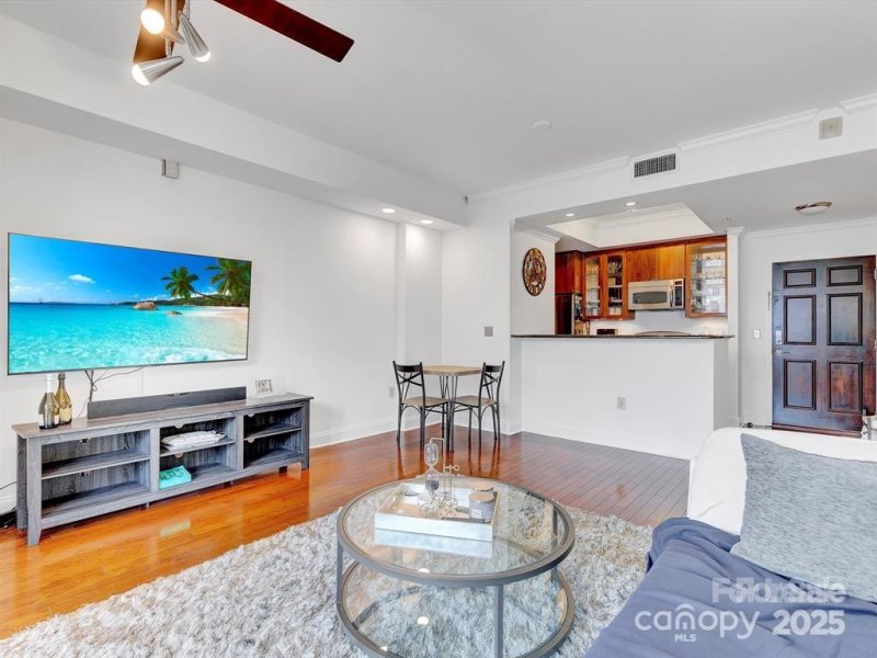 Property image 4 at 300 W 5th Street, Charlotte, NC 28202