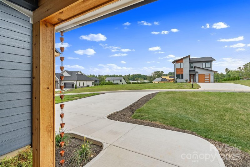 Property image 2 of 78 Scott Meadows Drive in Chambers Trace, Asheville, NC 28806