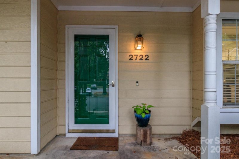 Property image 4 at 2722 Tiergarten Lane, Charlotte, NC 28210