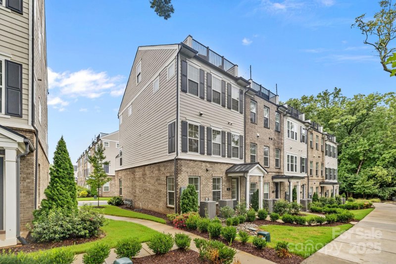 Property image 2 at 312 N Dotger Avenue, Charlotte, NC 28204