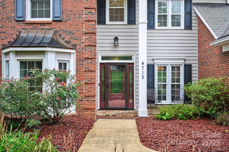 Property image 3 of 4713 Hanging Ivy Drive in Bradfield Farms, Charlotte, NC 28215