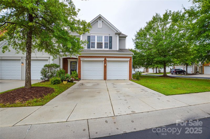 Blakeney Preserve, Charlotte Community