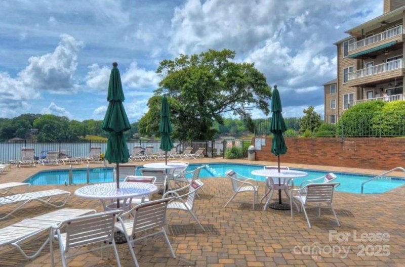 Property image 4 at 9816 Emerald Point Drive, Charlotte, NC 28278