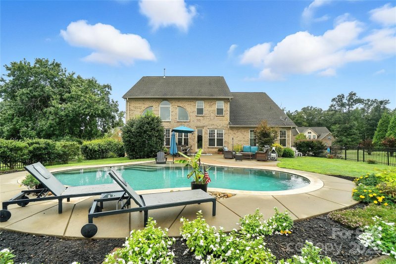 Property image 2 of 4925 Campobello Drive in Old Gate, Monroe, NC 28110