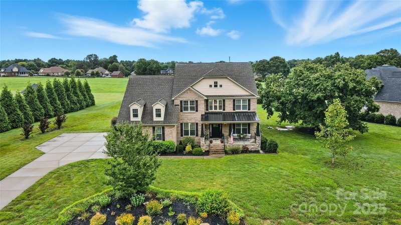 Property image 3 of 4925 Campobello Drive in Old Gate, Monroe, NC 28110