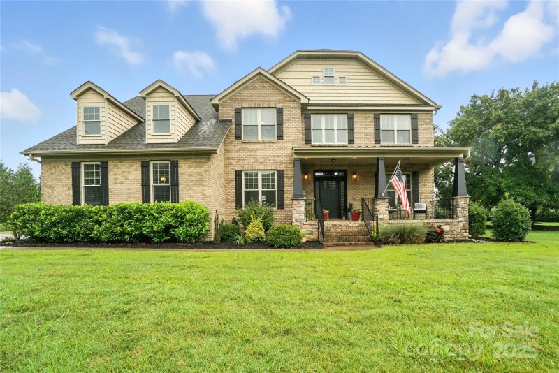 Property image 4 of 4925 Campobello Drive in Old Gate, Monroe, NC 28110