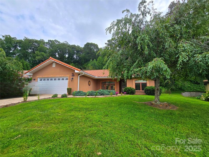 Property image 2 of 26 Ocaso Drive in Bonito Ocaso in Crowell Farms, Asheville, NC 28806