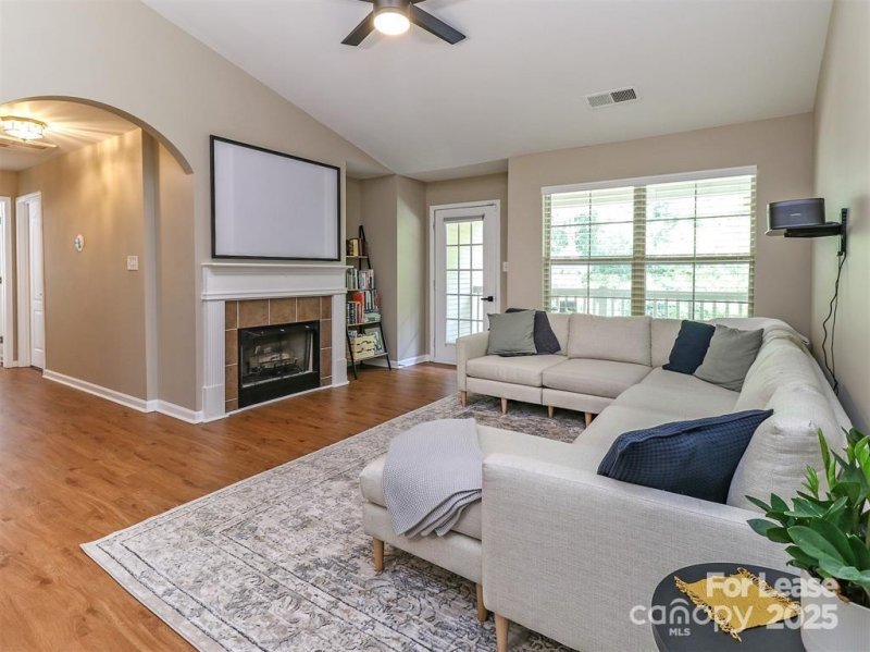 Property image 4 at 7204 Michaels Landing Drive, Charlotte, NC 28262