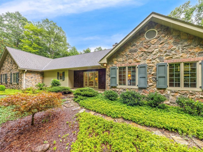 Property image 3 of 2043 Campbell Drive in Glen Cannon, Pisgah Forest, NC 28768