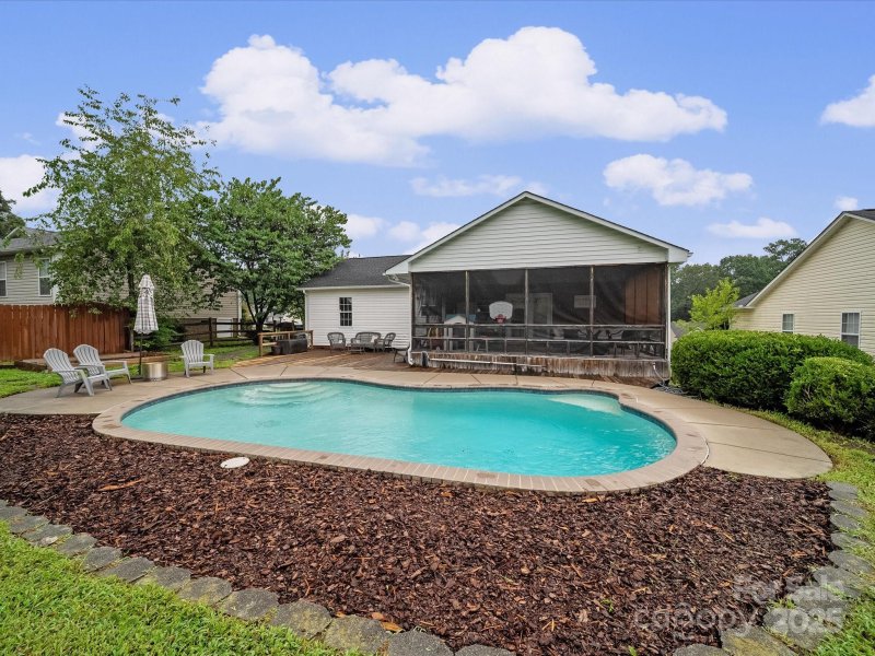 Property image 4 at 640 Loch Lomond Circle, Concord, NC 28025