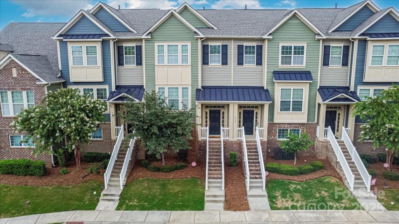 Property image 3 of 6247 Cloverdale Drive in Cameron Creek, Tega Cay, SC 29708