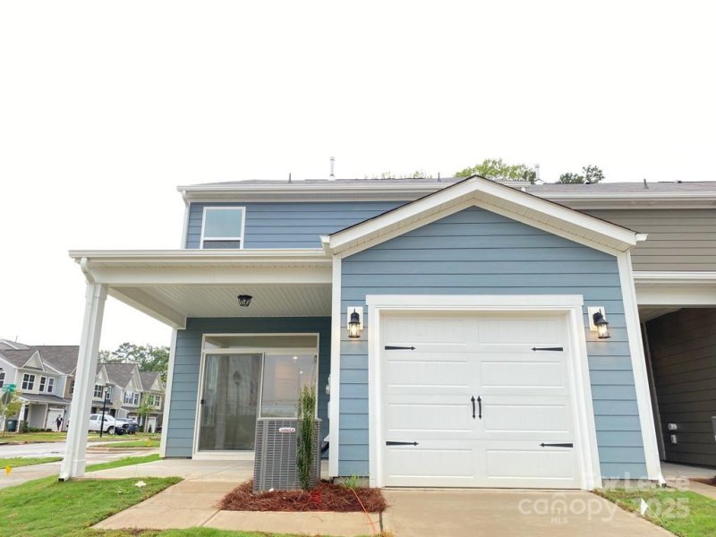 Property image 2 at 2102 Blewett Drive, Charlotte, NC 28269