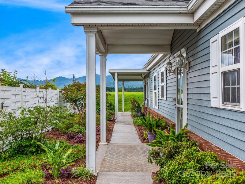 Property image 3 of 12a Heather Way in Brigadoon, Candler, NC 28715