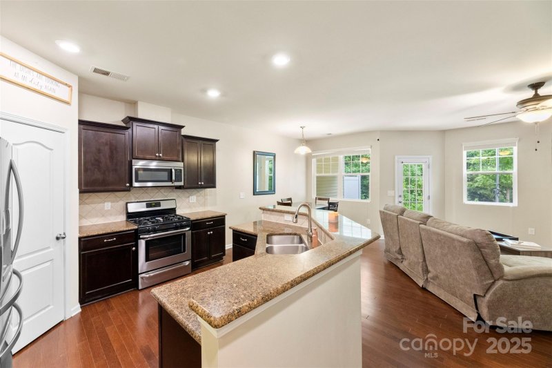 Property image 4 of 7424 Calhoun Falls Drive in The Woodlands, Rock Hill, SC 29732