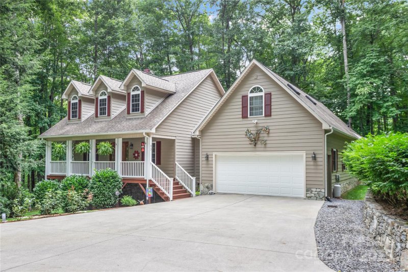 Property image 2 of 93 Hickory Drive in Wild Acres, Maggie Valley, NC 28751