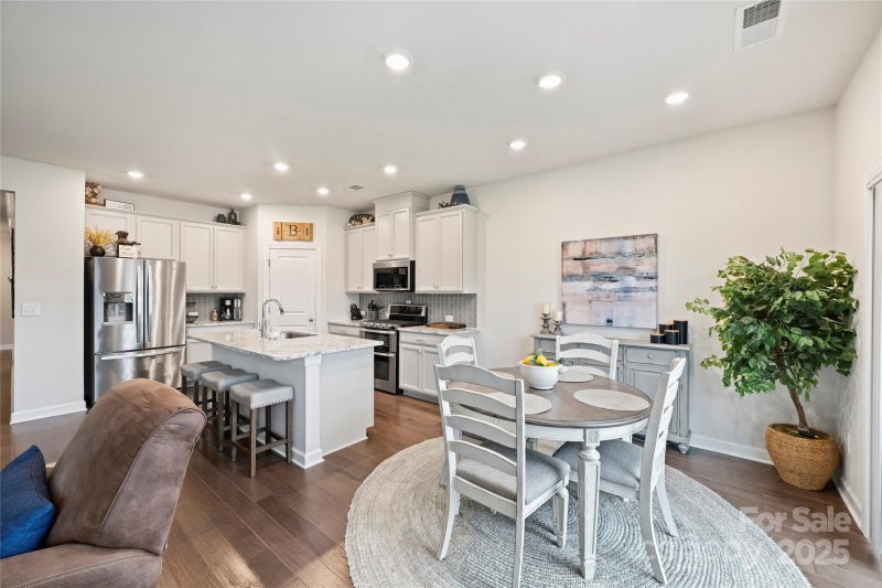 Property image 5 of 4165 Canopy Creek Drive in Canopy Creek, Denver, NC 28037