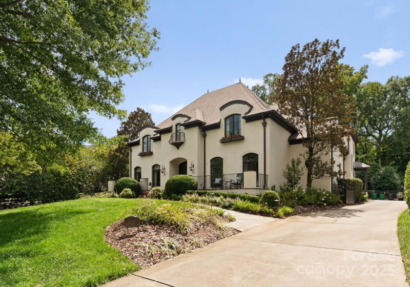 Property image 3 of 1610 Twiford Place in Eastover, Charlotte, NC 28207