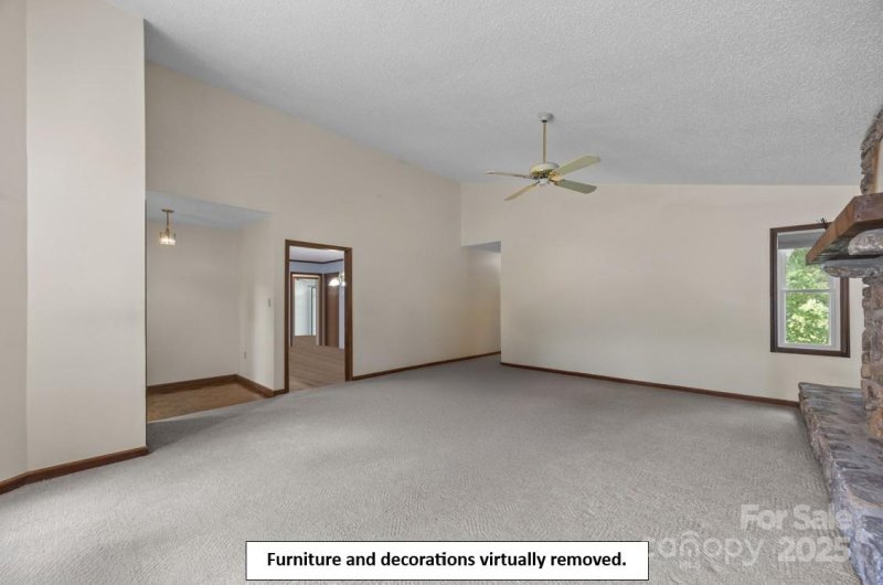 Property image 3 of 34 Larkspur Court in Hawthorne, Asheville, NC 28805