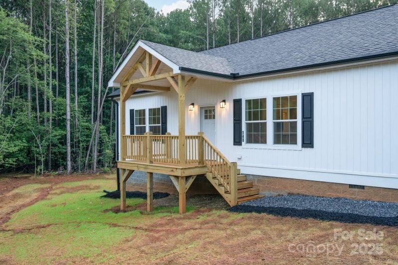 Property image 5 of 148 Arrington Road in Arrington Woods, Statesville, NC 28625