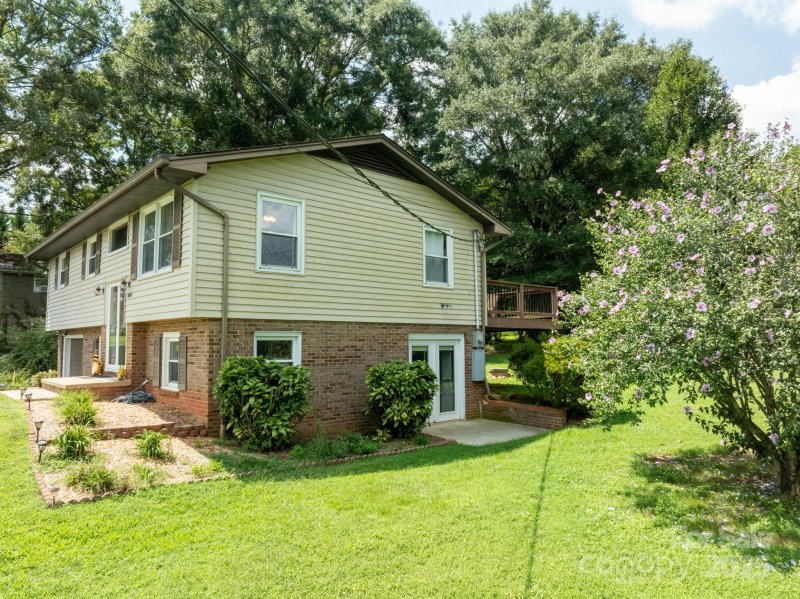 Property image 2 of 4671 Crystal Street in Oxford Park, Claremont, NC 28610