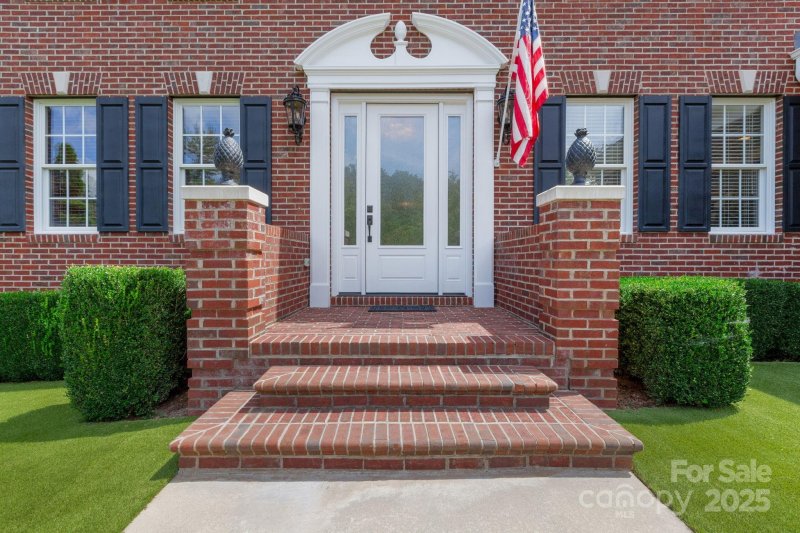 Property image 3 of 10 Ozark Spring Lane in Riverwood, Asheville, NC 28805