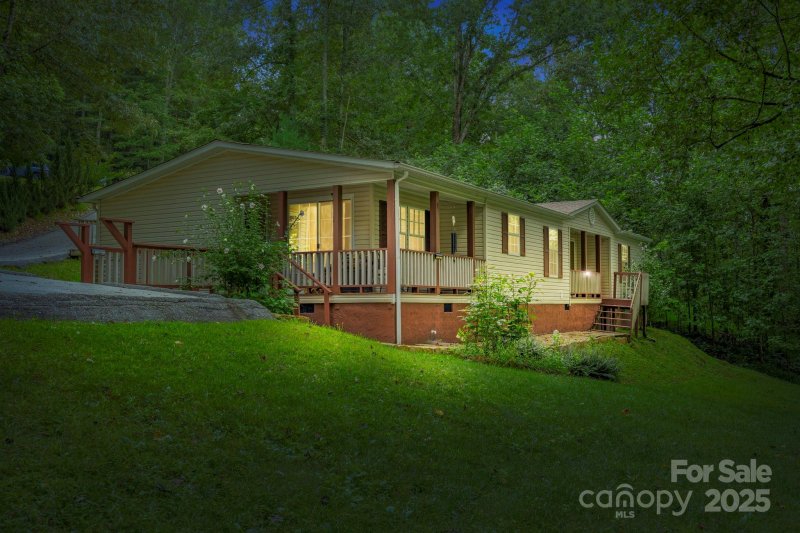 Property image 3 of 70 Pastoral Way in Willow Cove, Hendersonville, NC 28739