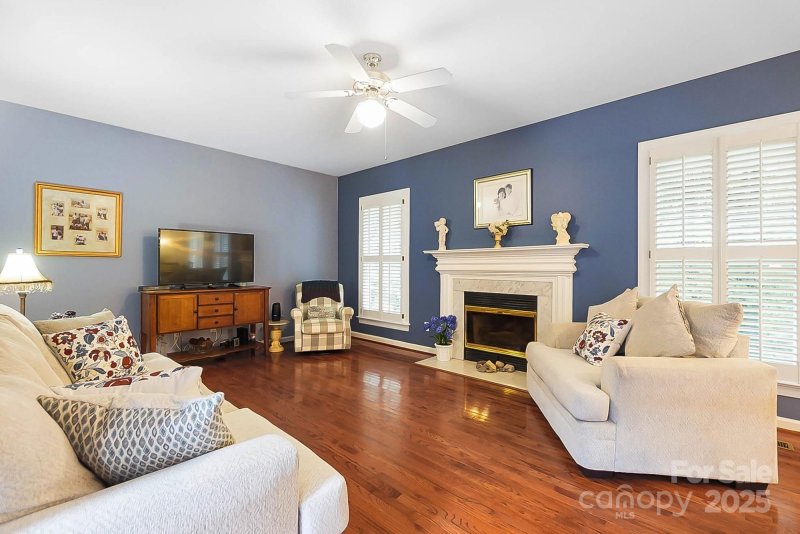 Property image 3 at 407 Shrewsbury Lane, Matthews, NC 28105
