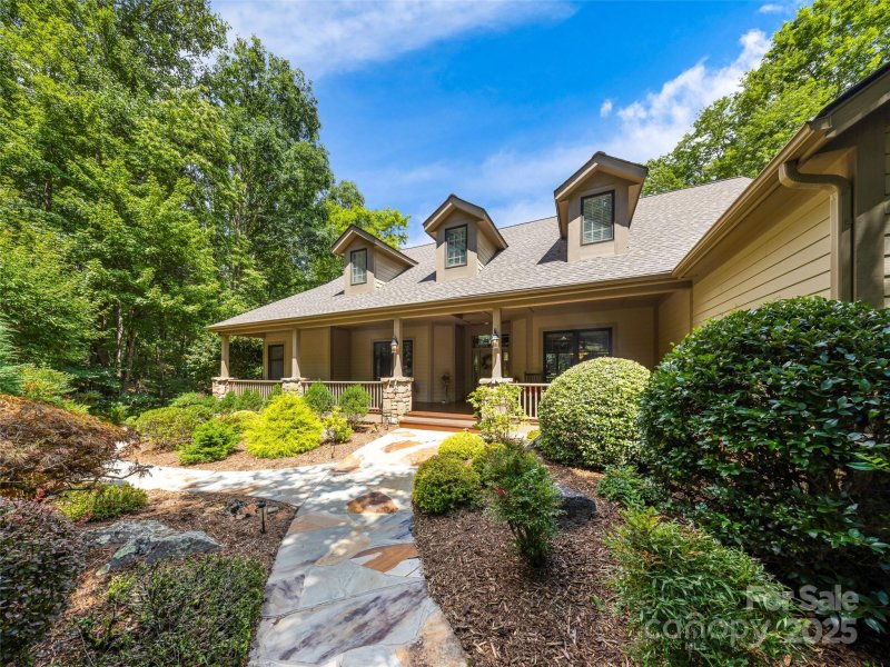 Property image 3 of 175 Chattooga Run in Champion Hills, Hendersonville, NC 28739
