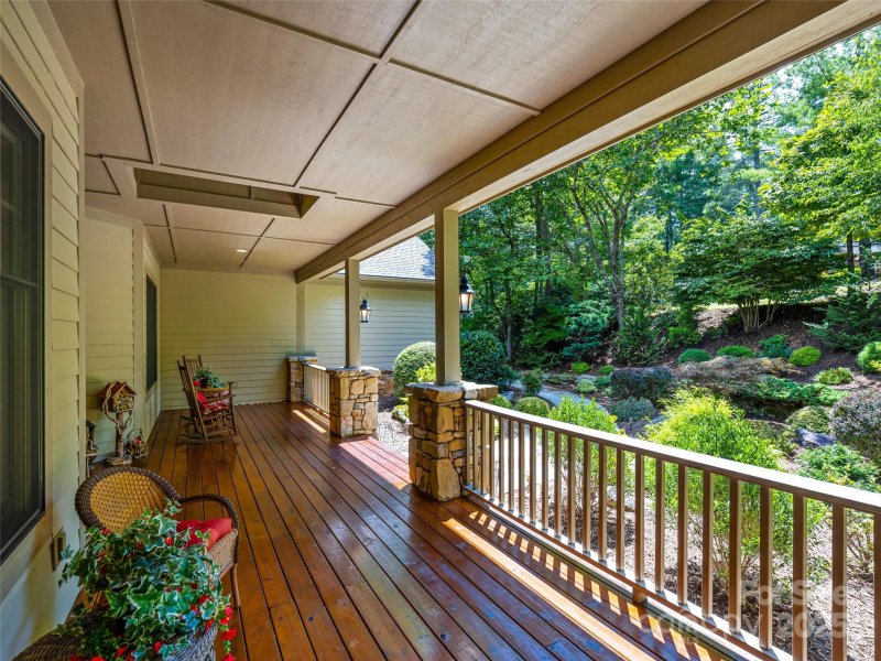Property image 5 of 175 Chattooga Run in Champion Hills, Hendersonville, NC 28739