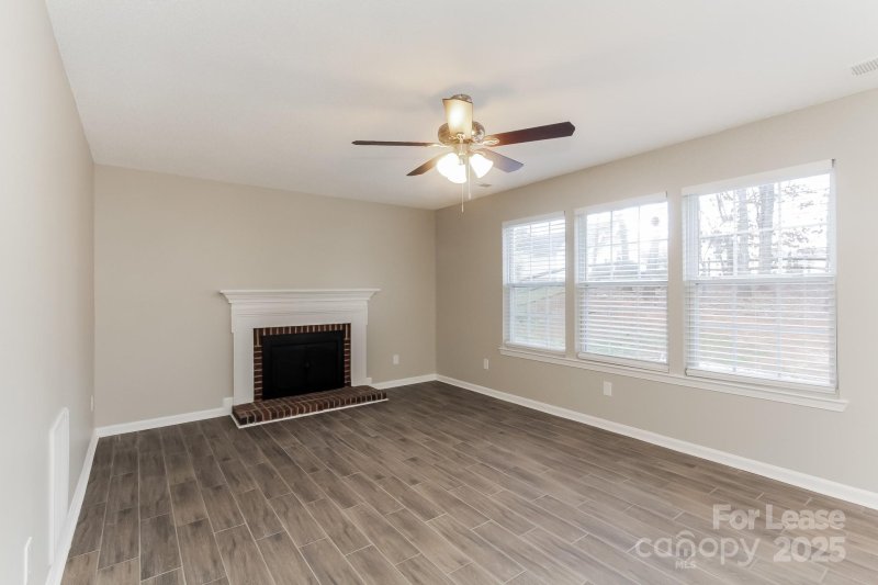 Property image 4 of 9719 Baxter Caldwell Drive in Creekview, Charlotte, NC 28213