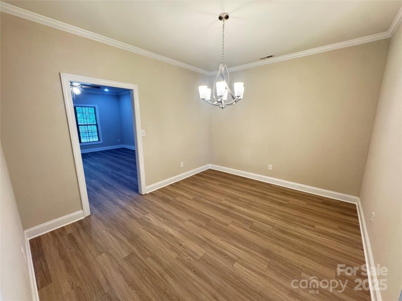 Property image 5 of 606 Camrose Circle in Oakleaf, Concord, NC 28025