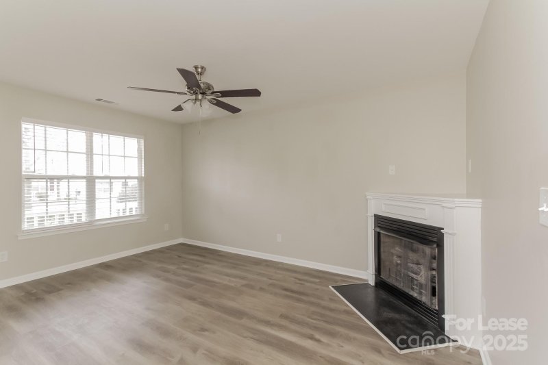 Property image 4 of 5627 Henderson Oaks Drive in Henderson Oaks, Charlotte, NC 28269