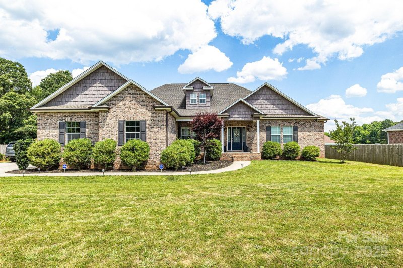 Wingate Hills, Denver Community