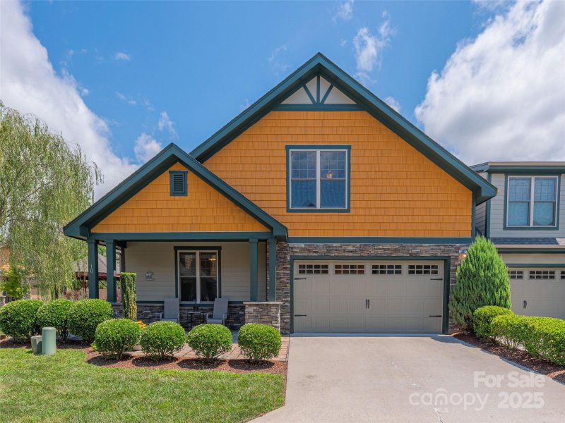 Property image 2 at 10 Holland Mountain View, Asheville, NC 28804