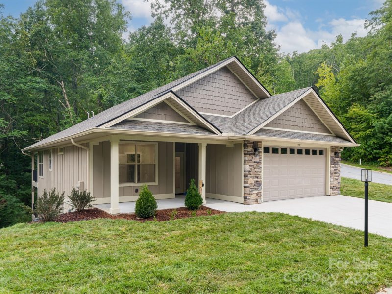 Property image 2 of 281 Carriage Crest Drive in Carriage Park, Hendersonville, NC 28791