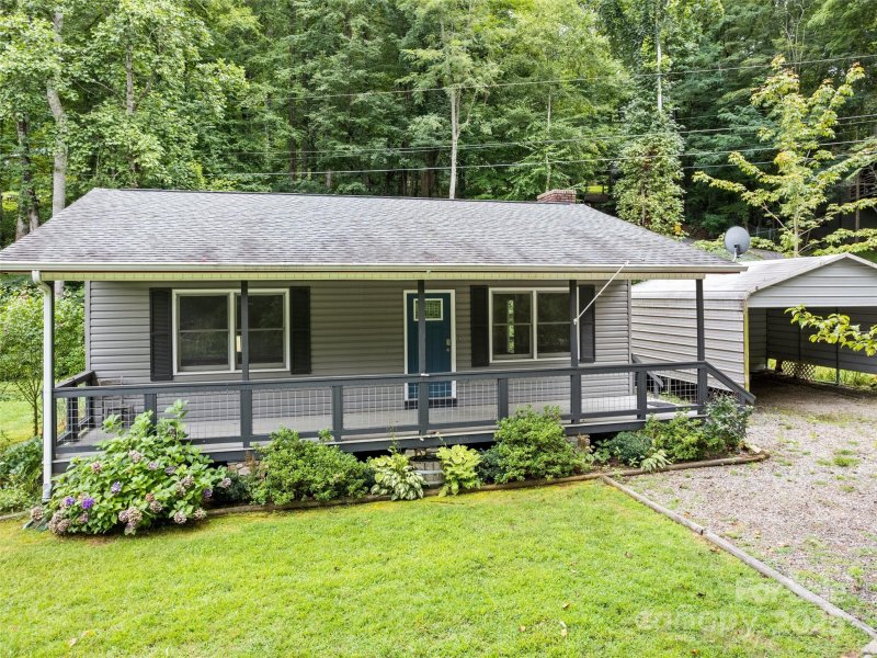 Property image 2 of 17 Forest Drive in Hemlock Forest, Maggie Valley, NC 28751