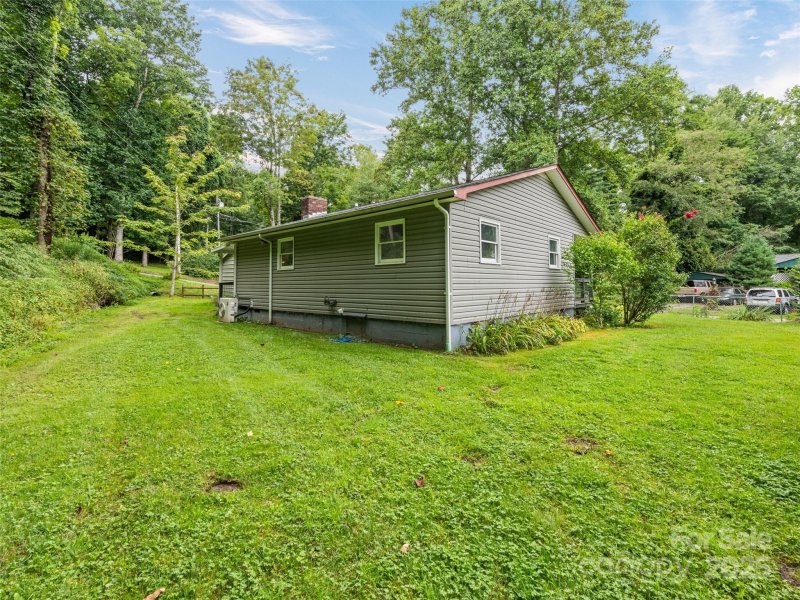 Property image 4 of 17 Forest Drive in Hemlock Forest, Maggie Valley, NC 28751